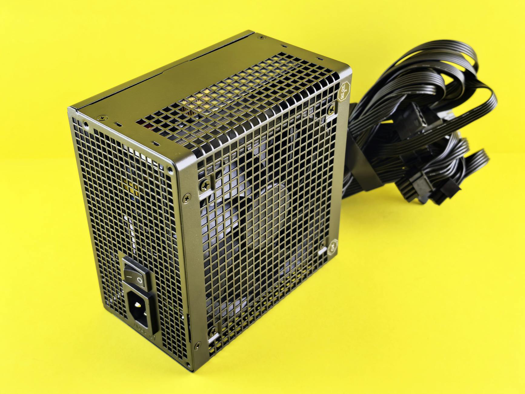 ゲーミングPCの電源とは